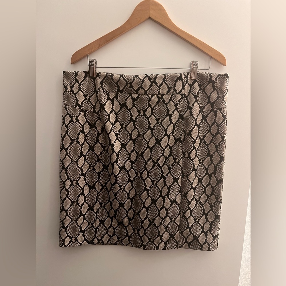 Michael Kors Snakeskin Print Skirt XL✨
